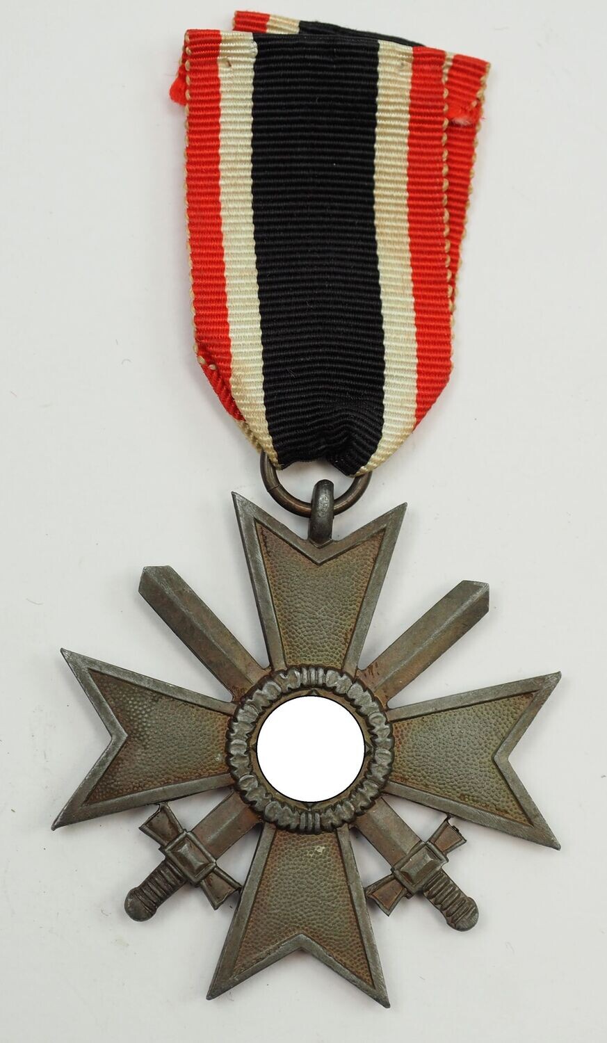 Kriegsverdienstkreuz KVK 2. Klasse mit Schwertern, Hersteller 45 für die Firma Franz Jungwirth, Wien, mit Band.