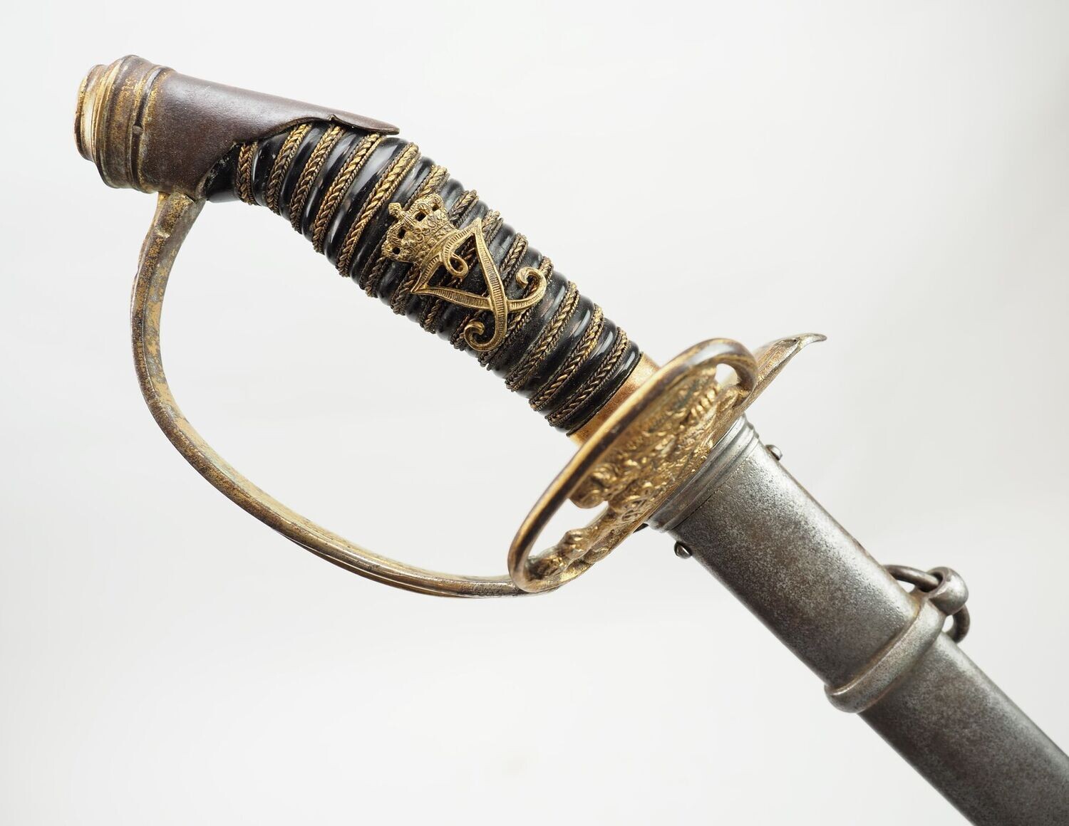Preussen: Infanterie-Offiziers-Degen IOD für einen Offizier im Füsilier-Regiment „von Gersdorff“ (Kurhessisches) Nr. 80 mit aufgelegter Chiffre.