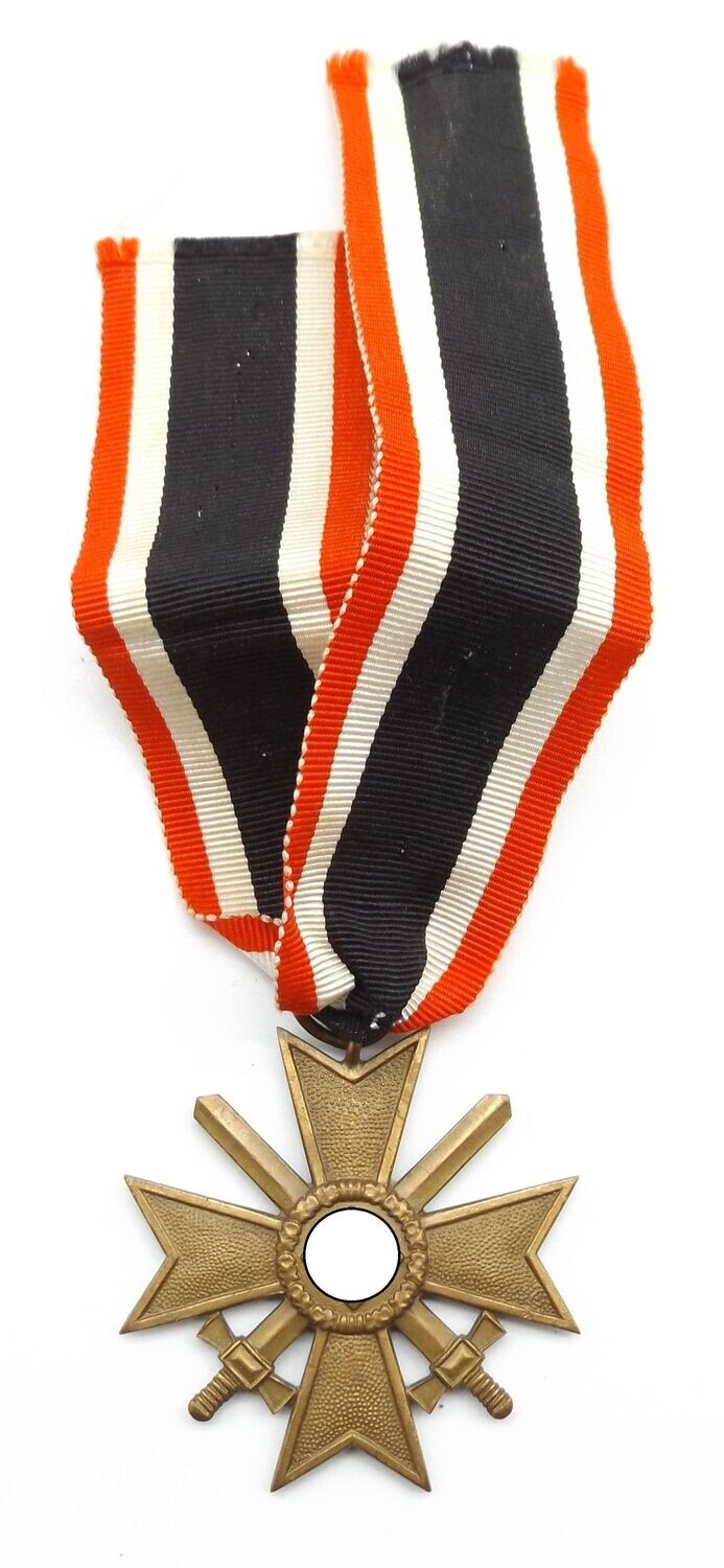 Kriegsverdienstkreuz KVK 2. Klasse mit Schwertern, Hersteller 101 für die Firma Rudolf Tamm, Gablonz, mit Band.