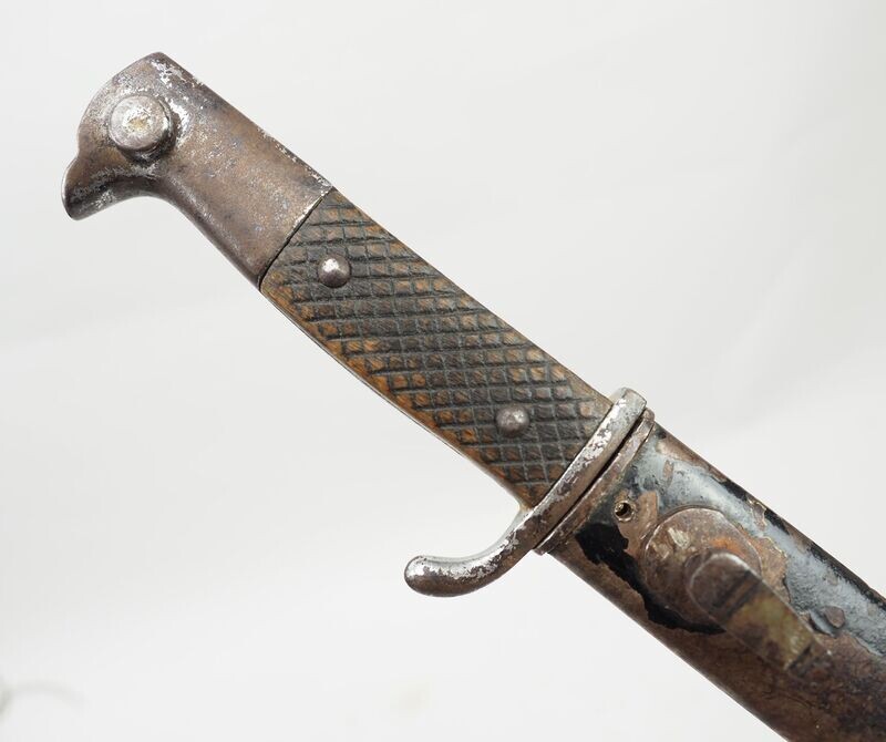 Deutsches Reich: Extraseitengewehr KS98, Ausgehseitengewehr, 1. Weltkrieg, mit Holzgriffschalen, Klinge angeschliffen, seltene Ausführung für Offiziere. Deutsches Reich: Extraseitengewehr KS98, Ausgehseitengewehr, 1. Weltkrieg, mit Holzgriffschalen, Klinge angeschliffen, seltene Ausführung für Offiziere.