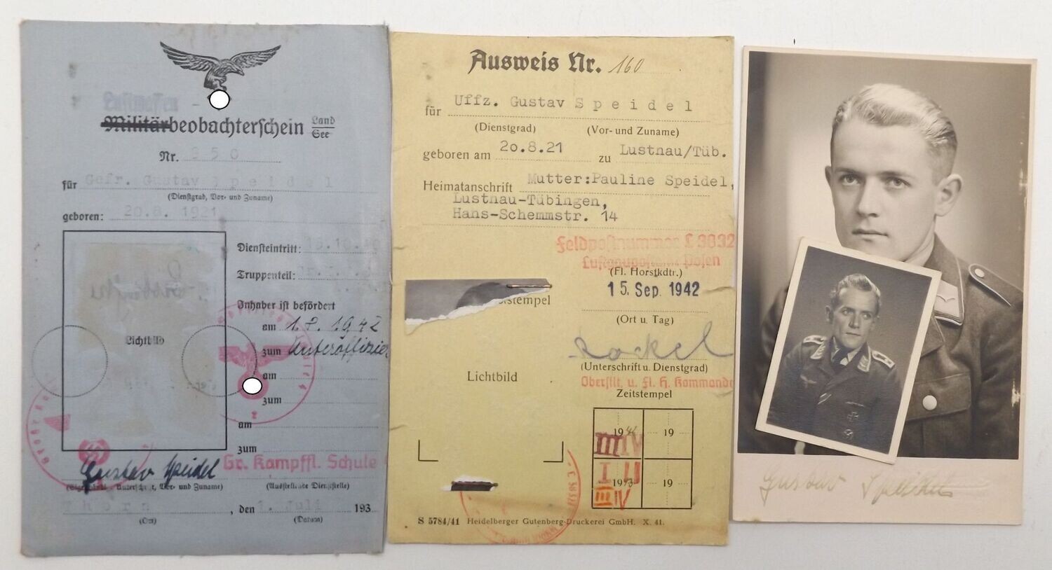 Luftwaffe: Militärbeobachterschein, dazu 2 Portrai-Fotos des Inhabers mit Auszeichnungen.