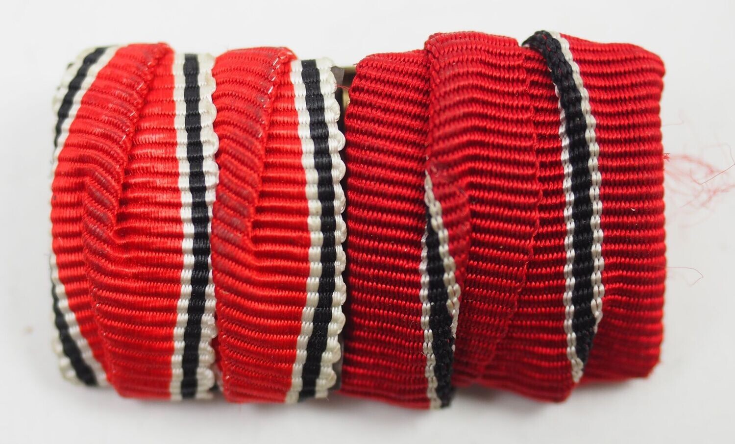Wehrmacht: 2er Feldspange mit Einmarschmedaille Österreich und Ostmedaille.
