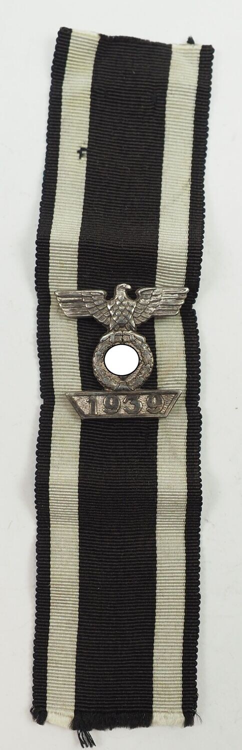 Wiederholungsspange zum Eisernen Kreuz, EK 2. Klasse 1939, zum EK 2. Klasse 1914, Prinzengröße 25mm, mit Band.