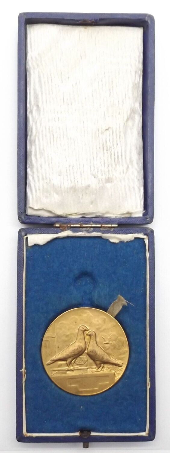 Württemberg: Medaille Brieftaubenzucht, graviert "Stadtverbandsausstellung Stuttgart 14.-15.1. 1922 - Für hervorragende Leistung", im Etui.