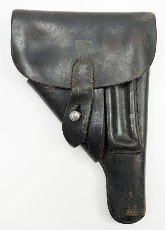 Wehrmacht: Pistolenholster / Pistolentasche, Hersteller hft 45 für die Firma H. Becker u. Co. GmbH Berlin, WaA-Abnahmestempel, mit Trägernamen. Wehrmacht: Pistolenholster / Pistolentasche, Hersteller hft 45 für die Firma H. Becker u. Co. GmbH Berlin, WaA-Abnahmestempel, mit Trägernamen.