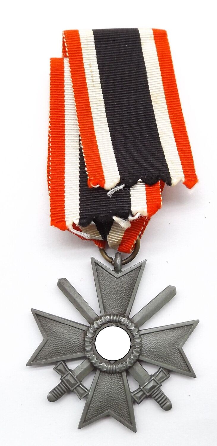 Kriegsverdienstkreuz KVK 2. Klasse mit Schwertern, Hersteller 74 für die Firma Carl Maurer Sohn, Oberstein, mit Band.