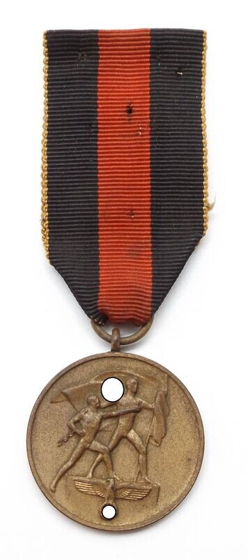 Medaille zur Erinnerung an den 1. Oktober 1938 Anschluss Sudetenland an Spange.