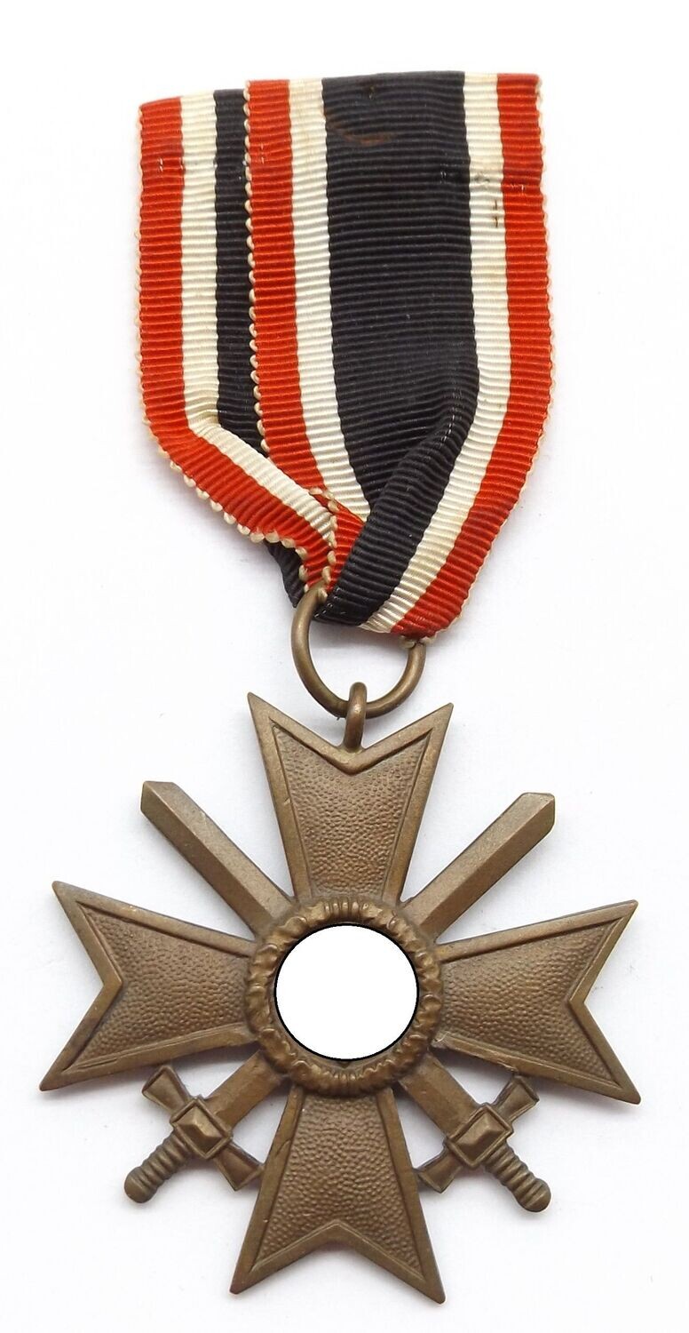 Kriegsverdienstkreuz KVK 2. Klasse mit Schwertern, Buntmetall, mit Band.