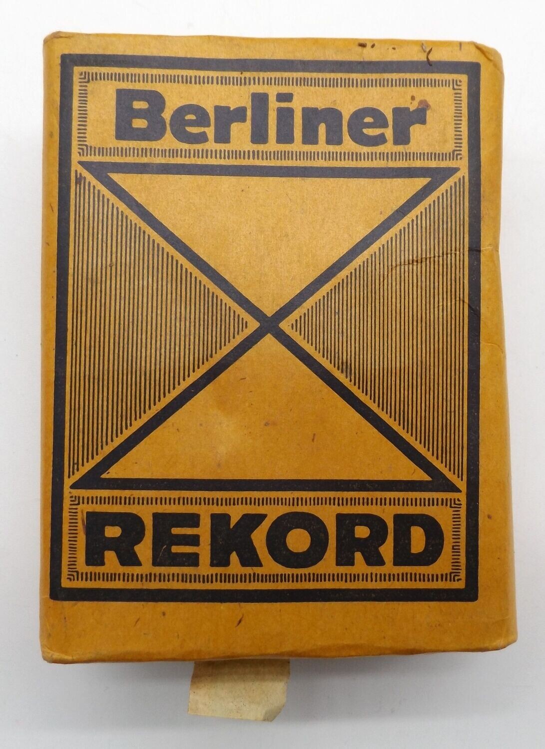 3. Reich / Wehrmacht: Tabak Berliner Rekord - 50 gr., ungeöffnet, mit Steuerbanderole.