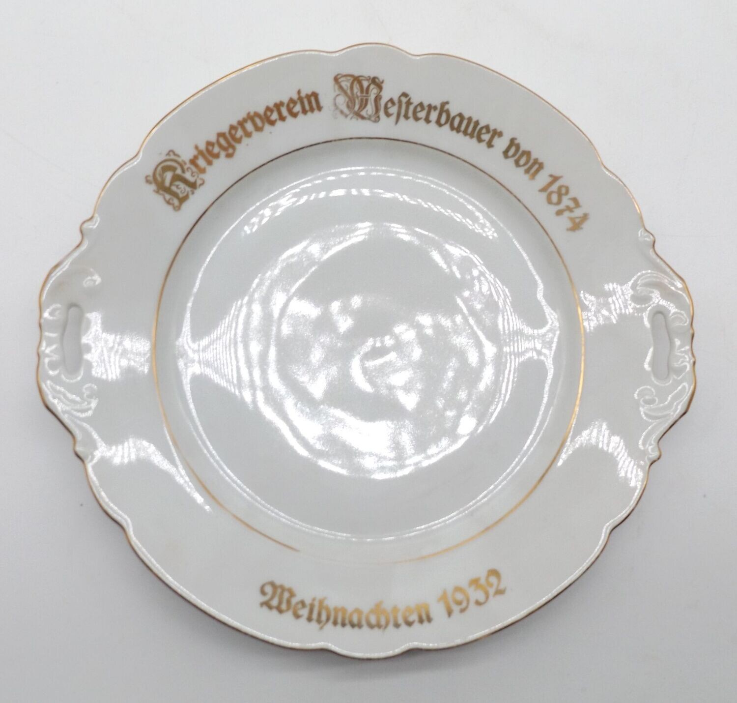 Kriegerverein Westerbauer (Hagen / Westfalen), Porzellanteller, Weihnachten 1932, Maße ca. 26 x 24,5 cm.