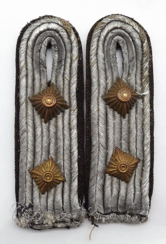 Wehrmacht: Paar Schulterstücke  für einen Hauptmann der Pioniere.