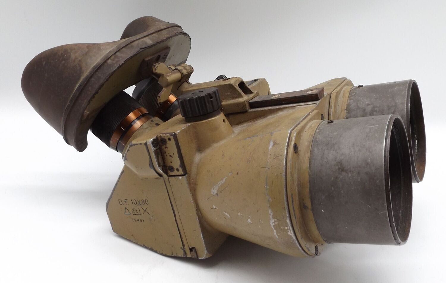 Wehrmacht: Flakglas / Flakfernrohr D.F. 10×80, Hersteller dkl (Schneider & Co, Kreuznach), mit Kopfstütze, gute Durchsicht, Fadenkreuz vorhanden, alles beweglich, Originallack.