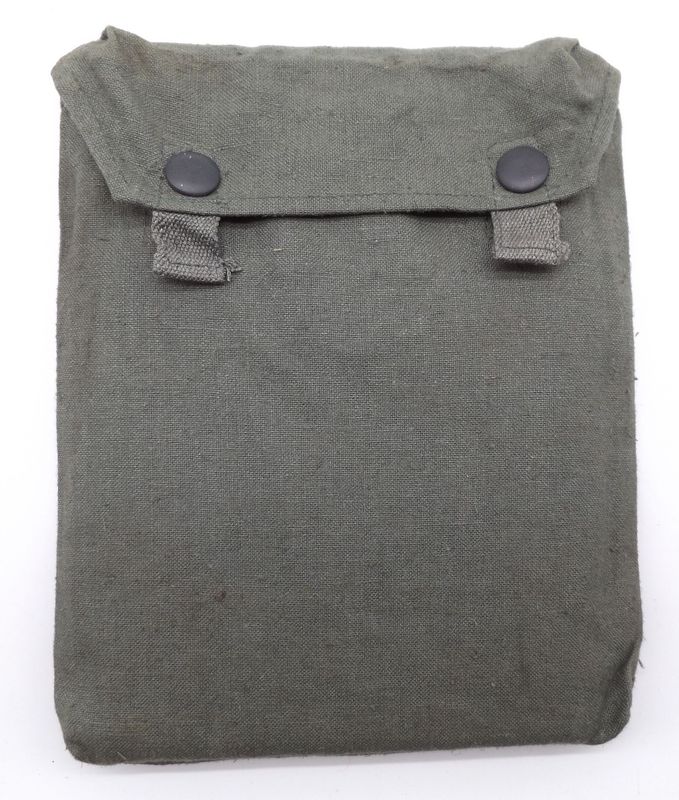 Wehrmacht: Gasplane in Tasche, Hersteller bft 1941, Druckknöpfe schwergängig.