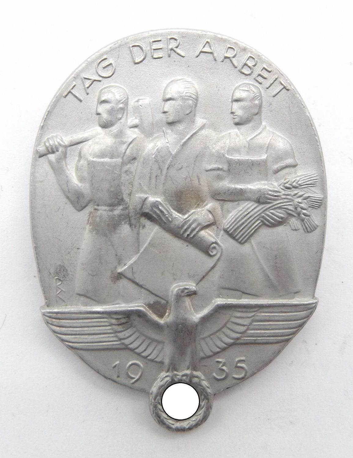Abzeichen Tag der Arbeit 1935, Hersteller M. Kremhelmer, München 25.