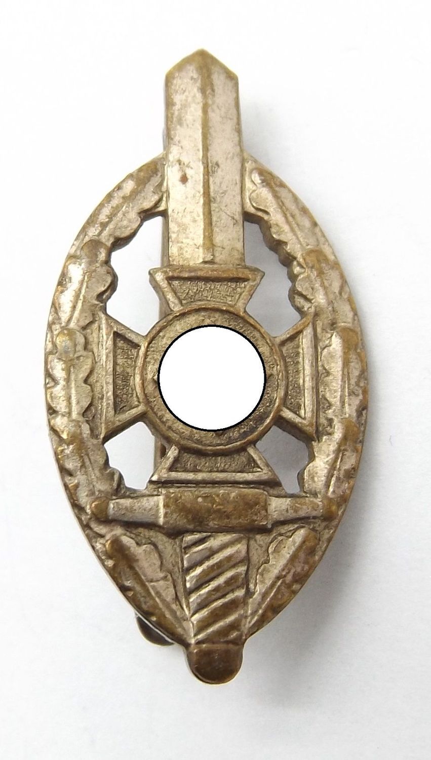 Nationalsozialistische Kriegsopferversorgung (NSKOV):  Mitgliedsabzeichen, Hersteller Deschler, München.