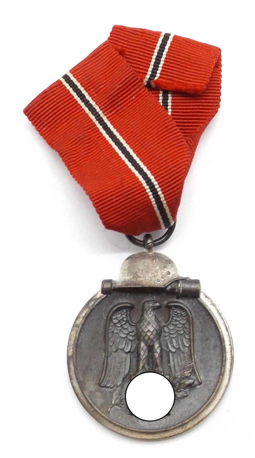 Wehrmacht: Medaille Winterschlacht im Osten, Ostmedaille, mit Hersteller 61 für die Firma Rudolf Karnath & Sohn, Gablonz, sehr selten!