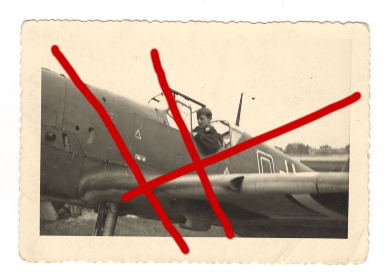 Luftwaffe: Flugzeug Messerschmitt ME 109, Feldflugplatz Frankreich, C22.