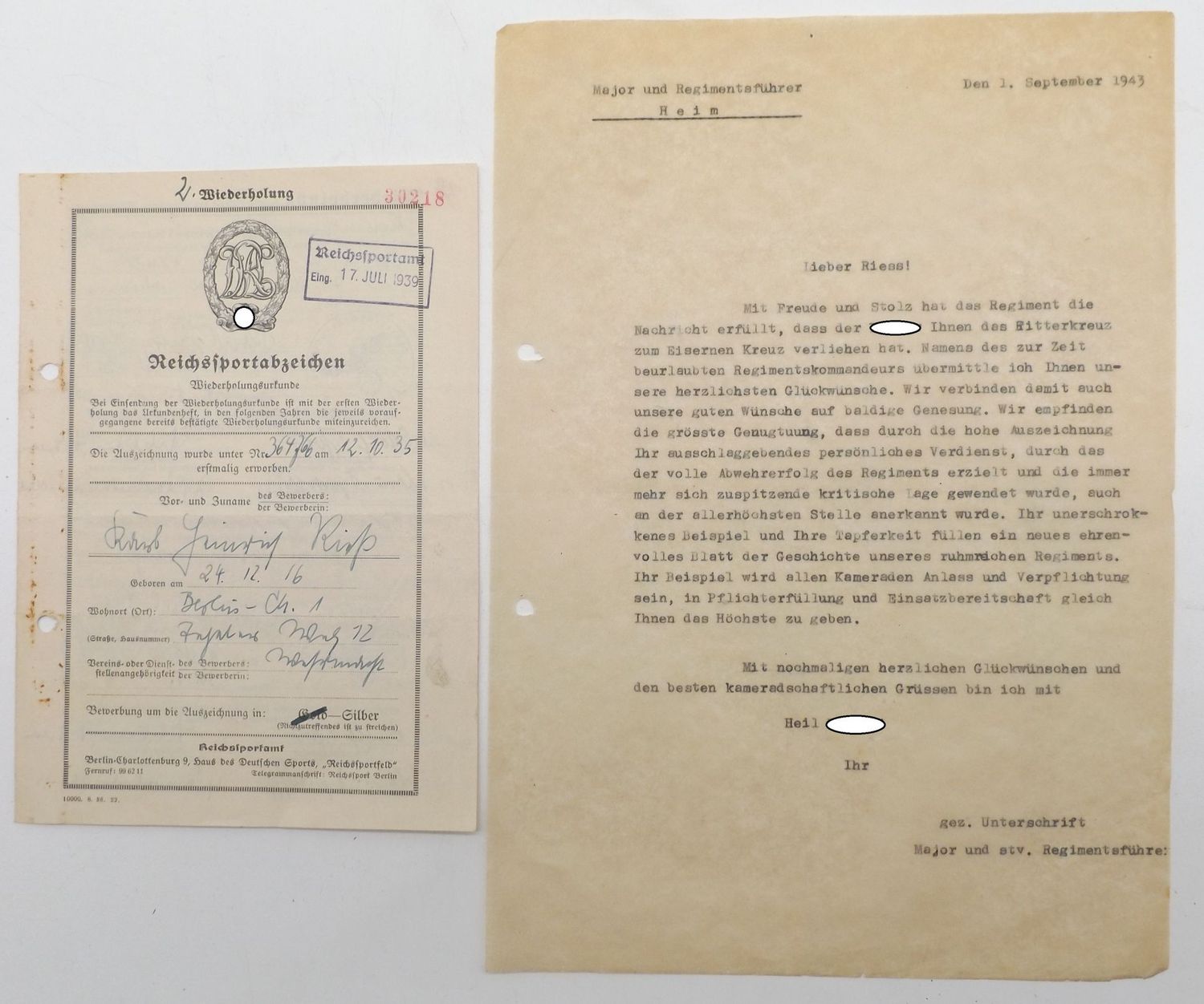 Wehrmacht: Urkunde zum Reichssportabzeichen in Silber, und Glückwunschschreiben zum Ritterkreuz des Eisernen Kreuzes für Karl-Heinrich (Karl-Heinz) Riess, mehrere Originalautographen.