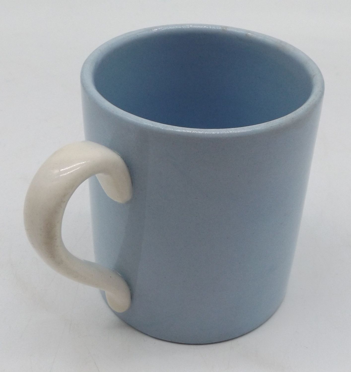 Luftwaffe: Blaue Tasse aus Offizierskasino, LW-Adler 1938, Hersteller Villeroy & Boch.