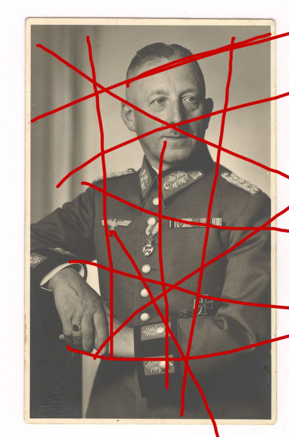 Wehrmacht: Portraitfoto Generalleutnant Richard von Heineccius, Stadtkommandant Hamburg, PK-Größe, C30.
