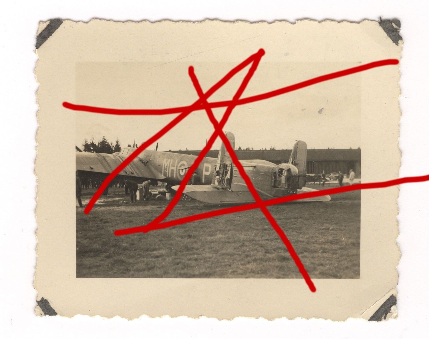 Foto englisches Flugzeug, Bomber, Beutemaschine Jever 1940, C31.