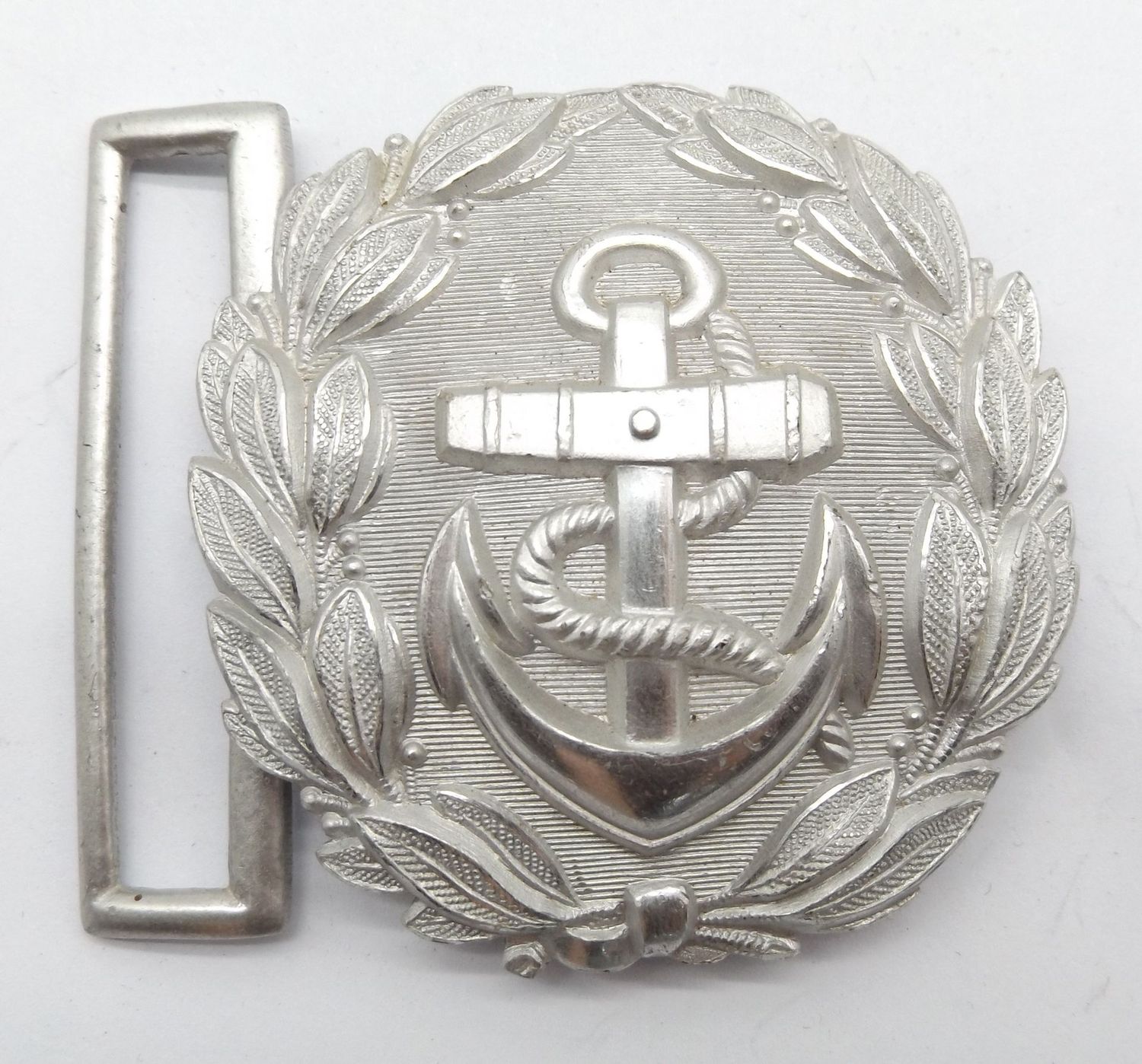 Kriegsmarine: Feldbindenschloß für Offiziere im Verwaltungsdienst / Beamte, Hersteller FLL für die Firma Friedrich Linden, Lüdenscheid.