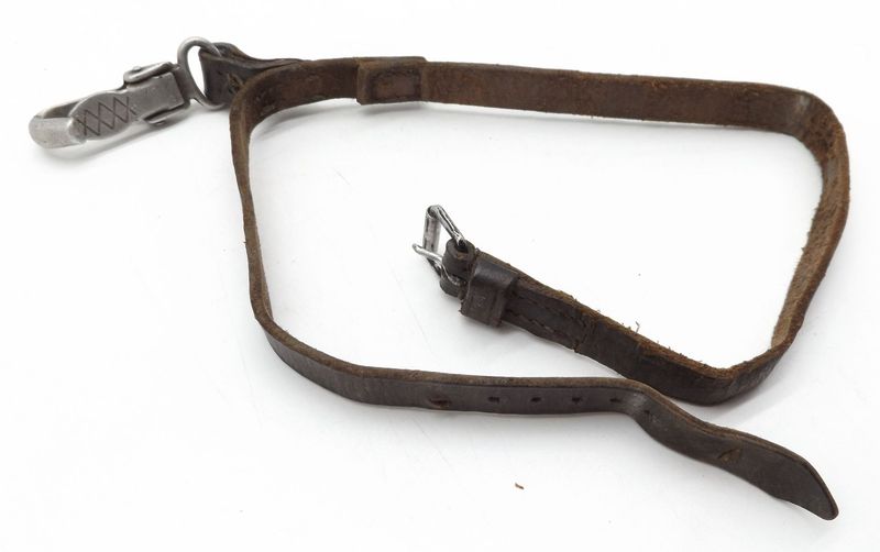 Wehrmacht: Riemen für Kochgeschirr / Feldflasche, Haken mit Hersteller Assmann & Söhne, Lüdenscheid, 39.