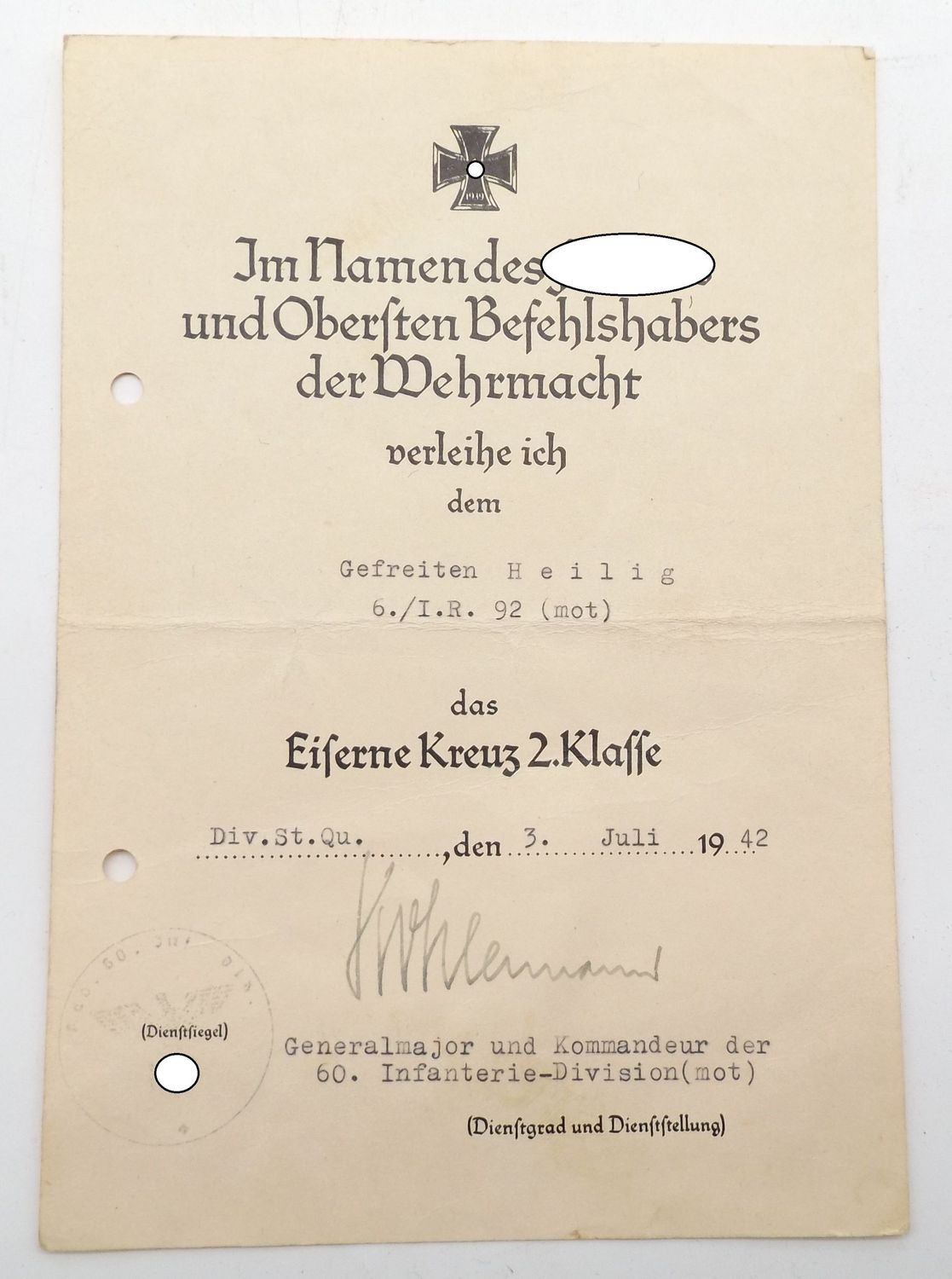 Wehrmacht: Urkunde zum Eisernen Kreuz 2. Klasse für einen Gefereiten im Infanterie-Regiment 92 (Stalingrad), 1942, OU Generalmajor Otto Kohlermann (RK).