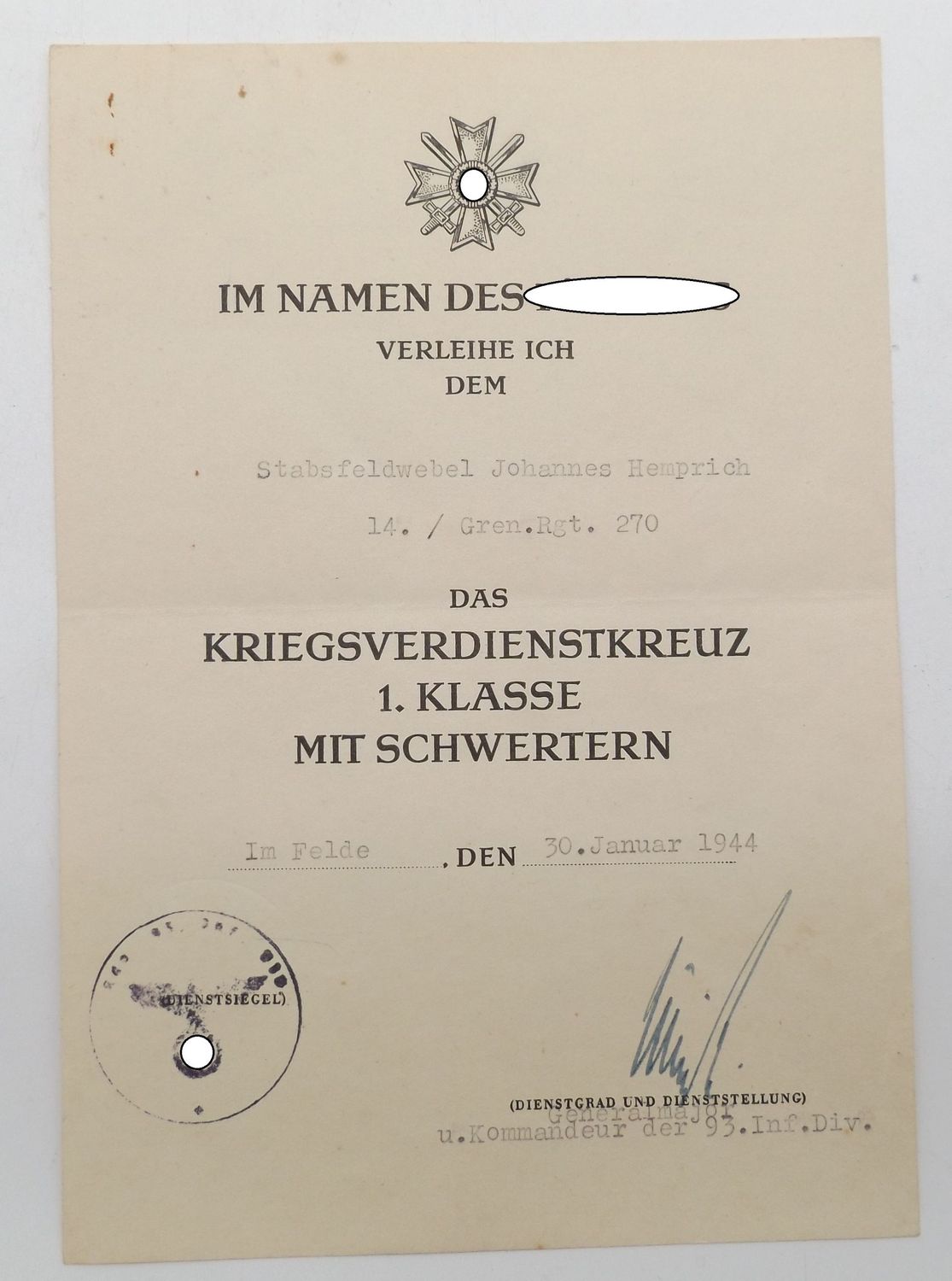 Wehrmacht: Urkunde zum Kriegsverdienstkreuz 1. Klasse mit Schwertern für einen Stabsfeldwebel im Genadier-Regiment 270, 30. 1. 1944, OU Generalmajor Karl Löwrick (RK, EL).