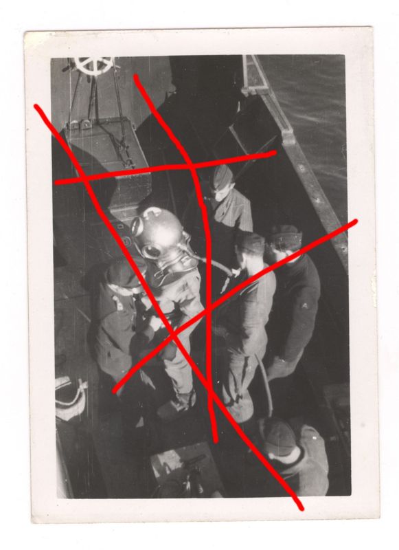 Kriegsmarine: Foto Helmtaucher, C38. Kriegsmarine: Foto Helmtaucher, C38.