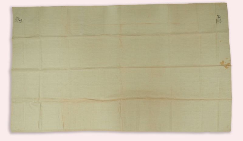 Kriegsmarine: Bettlaken, Maße ca. 230x133 cm, Kriegsmarineabnahme von 1941. Kriegsmarine: Bettlaken, Maße ca. 230x133 cm, Kriegsmarineabnahme von 1941.
