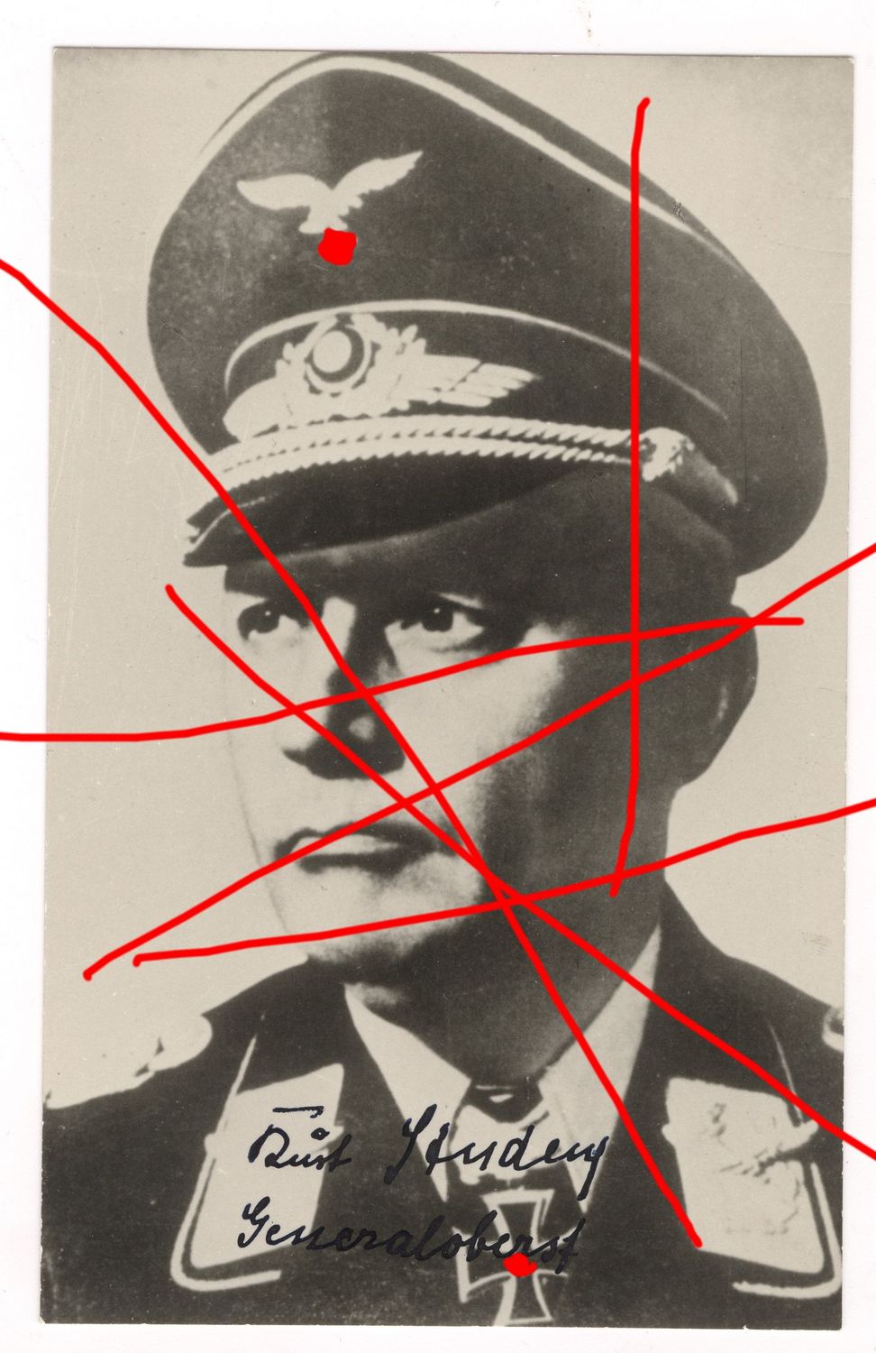 Luftwaffe: Portraitfoto Generaloberst Kurt Student (Ritterkreuz, EL), PK-Größe, Nachkriegsabzug mit Original Unterschrift, C40.