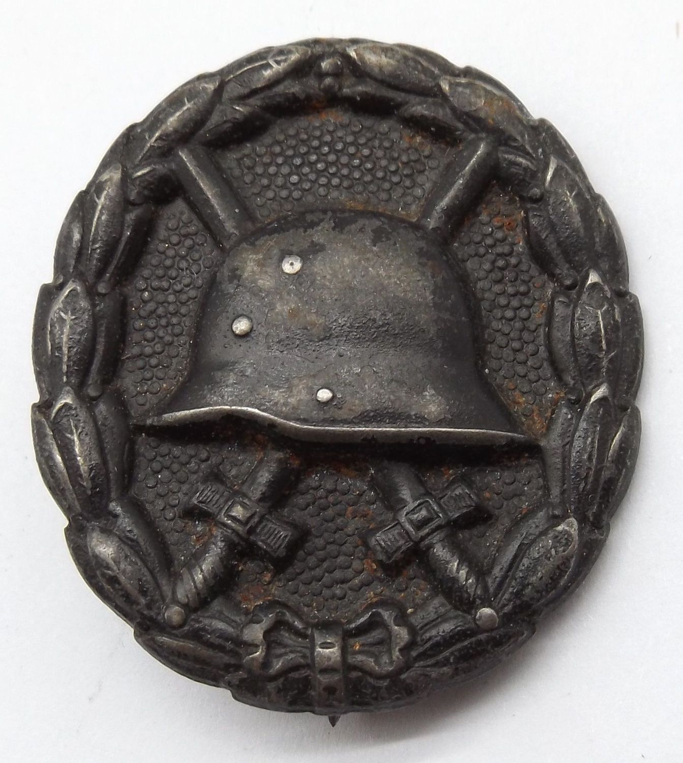 Verwundetenabzeichen 1914 in Schwarz.