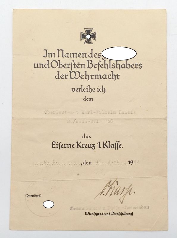 Wehrmacht: Urkunde zum Eisernen Kreuz 1. Klasse für einen Oberleutnant im Wach-Bataillon 706, 1942, OU Generalleutnant Hans von Basse, 225. I.D..