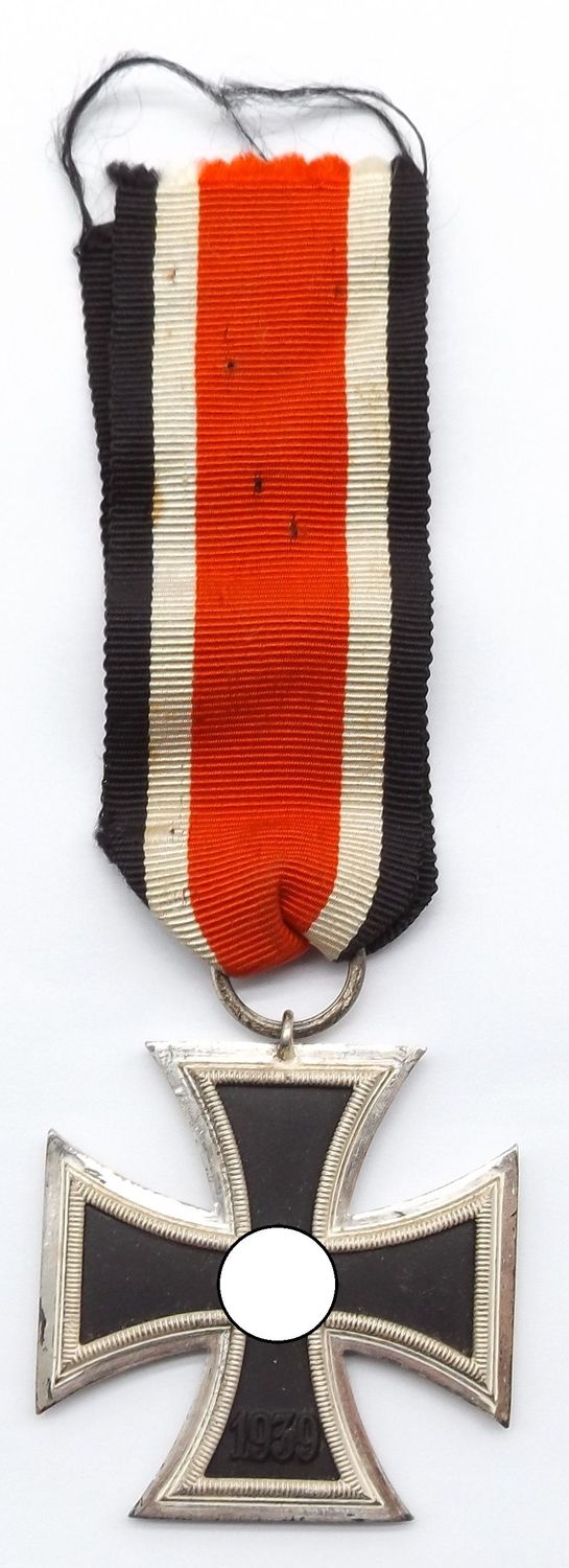 Eisernes Kreuz, EK 2. Klasse 1939, volle Kernschwärzung, im Bandring Punze des Herstellers 4 für die Firma Steinhauer & Lück, Lüdenscheid.