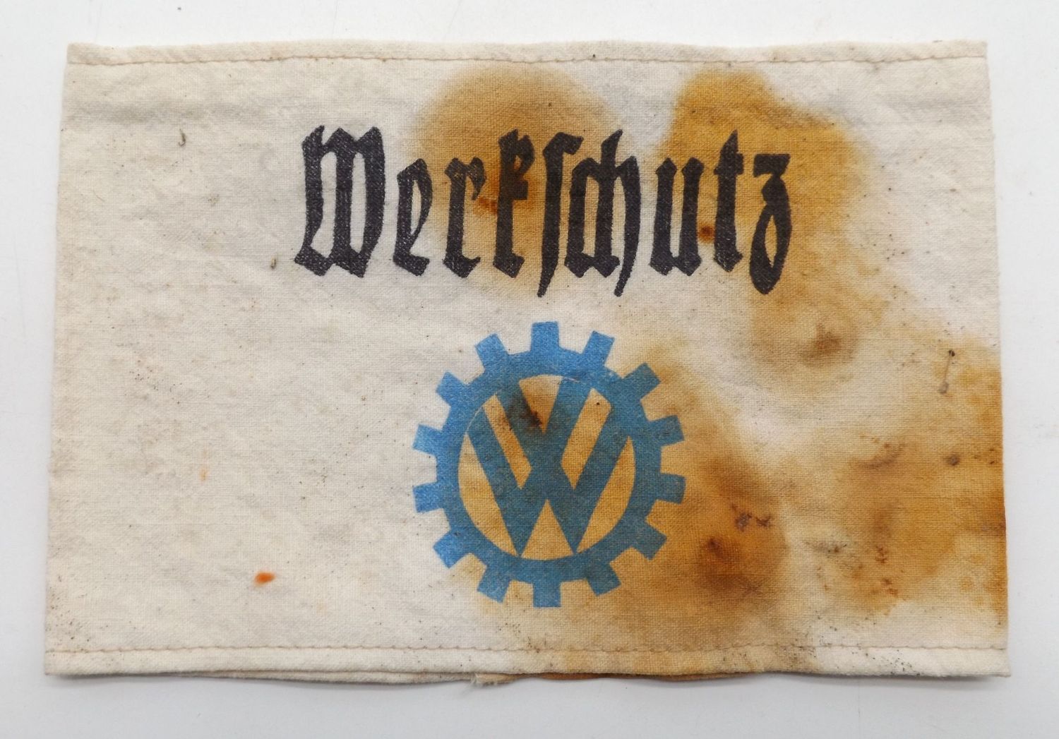 3. Reich: Armbinde Werkschutz Volkswagen VW, ungereinigt.