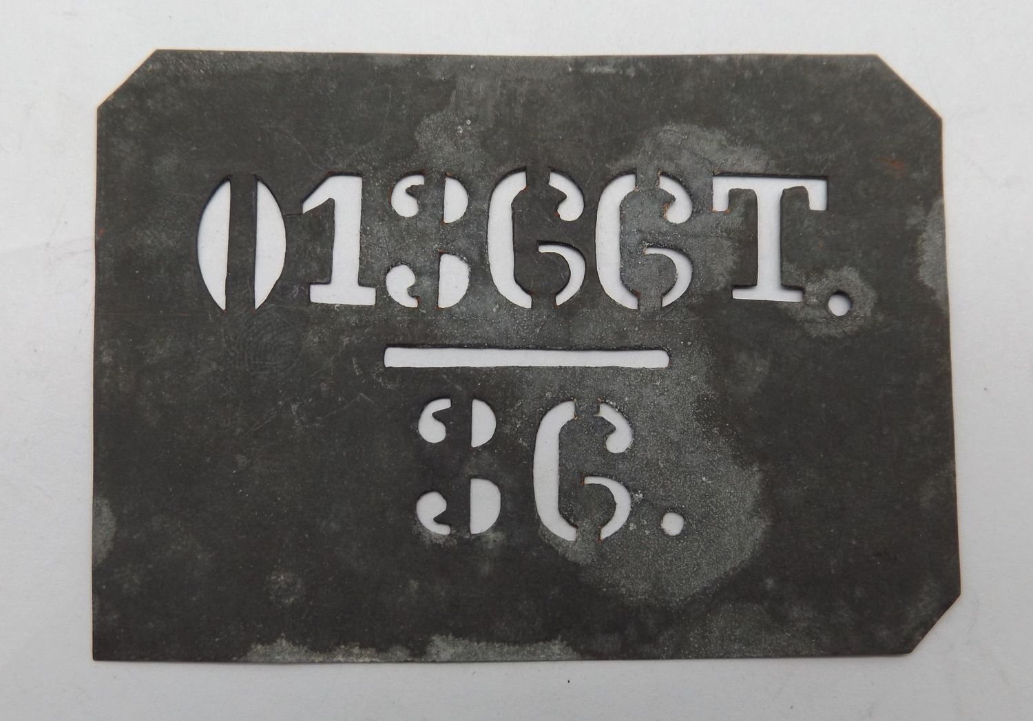 Kriegsmarine: Kammerstempel Schablone O. (Ostsee) - 1366 (Stammrollennummer) - 36 (Eintrittsjahr) - T (Technischer Dienst).