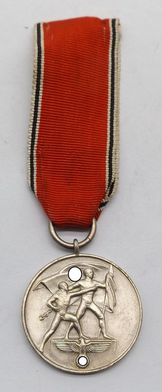 Medaille zur Erinnerung an den 13. März 1938, Anschlussmedaille Österreich, am konfektionierten Band.