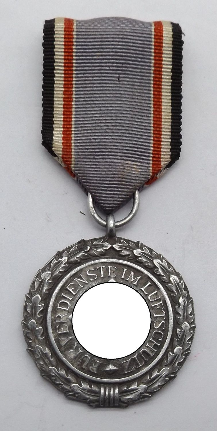 Luftschutz Ehrenzeichen 2. Stufe, schwere Version, mit Hersteller 60 für die Firma Katz & Deyhle, Pforzheim, an Spange.