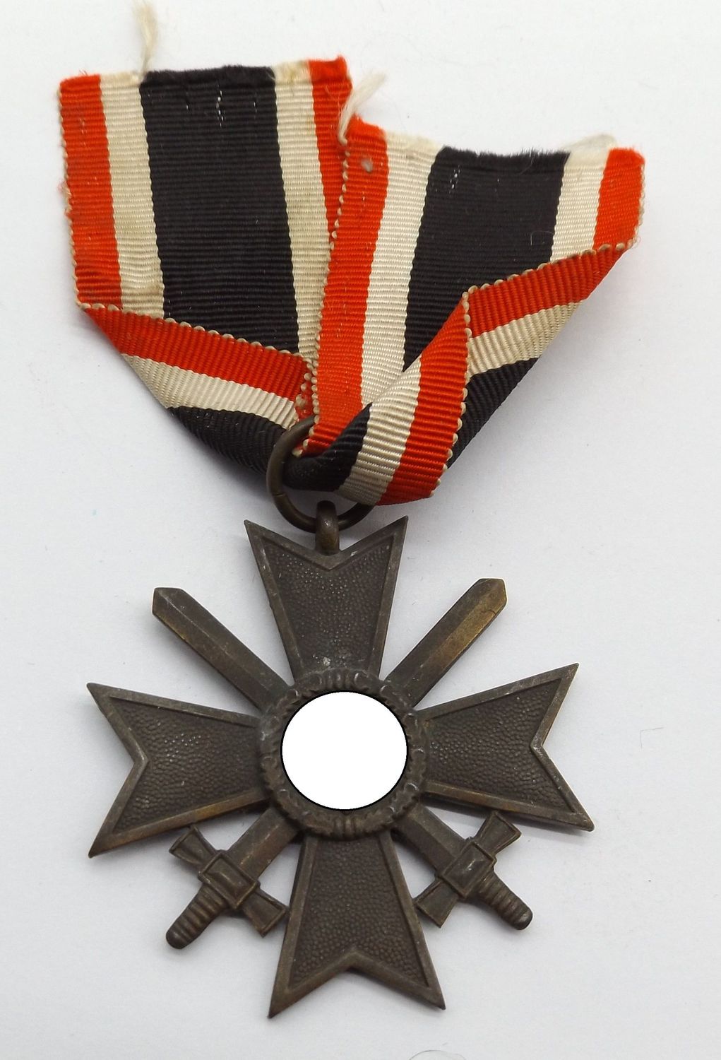 Kriegsverdienstkreuz KVK 2. Klasse mit Schwertern Hersteller 65 für die Firma Klein & Quenzer, Oberstein.