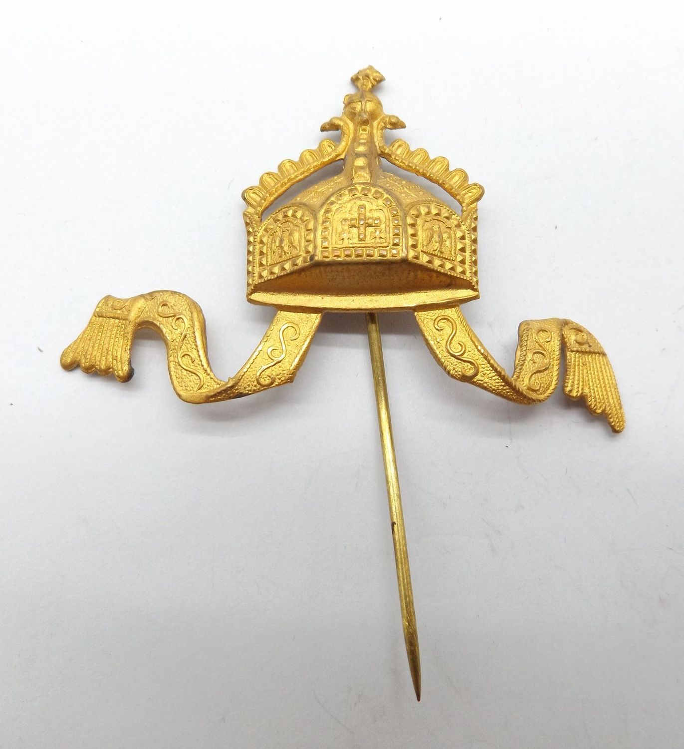 Kaiserliche Marine: Mitgliedsabzeichen in Form einer Schirmmützenkrone, an Nadel.