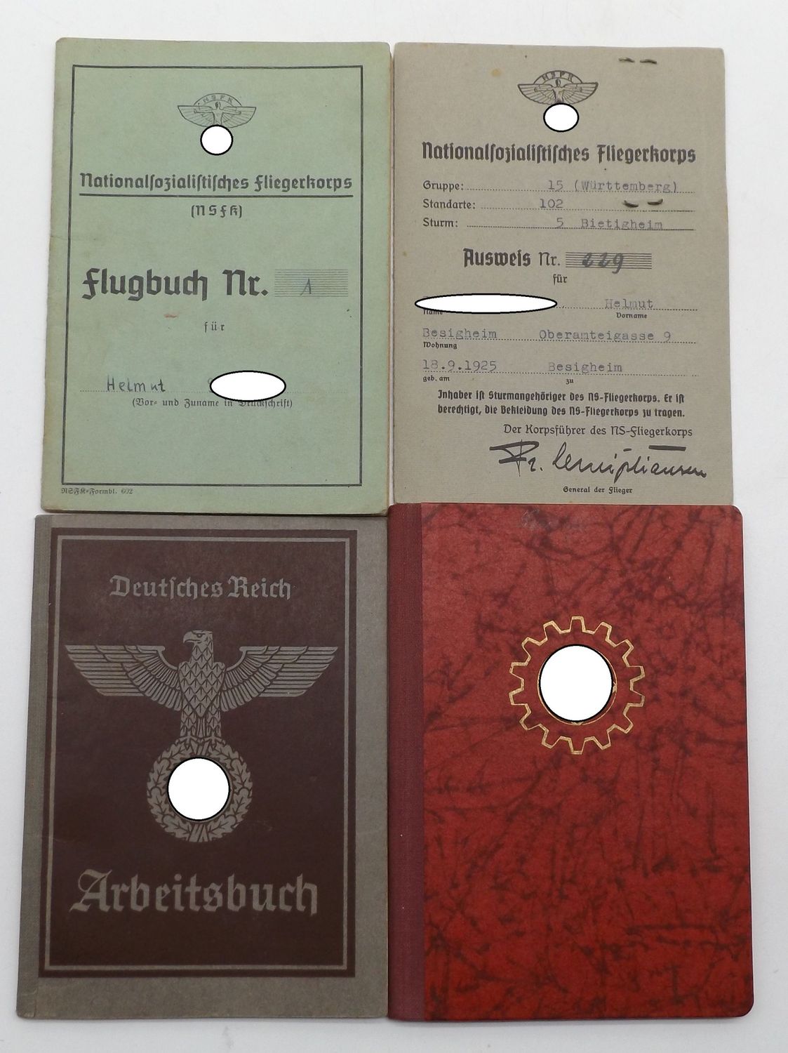 NSFK: Dokumentennachlass eines HJ-Jungen im NSFK Sturm 5/102 (Bietigheim / Württemberg), NSFK Ausweis und Flugbuch, Arbeitsbuch, DAF Mitgliedsbuch, 1 Foto.