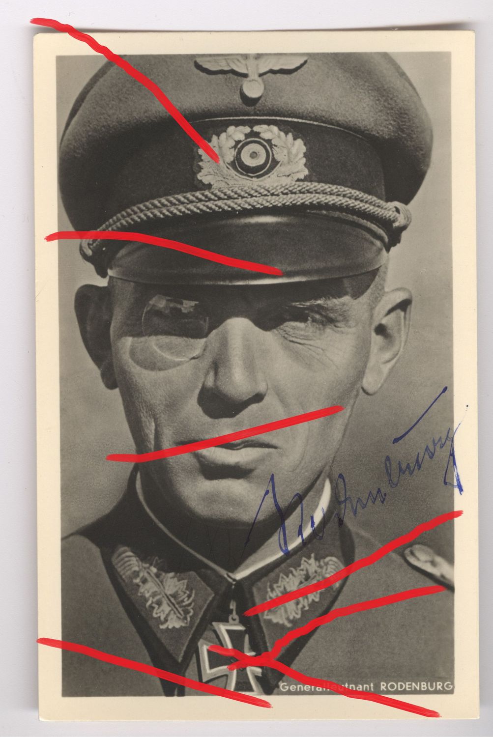 Wehrmacht: Autograph Portraitfoto Generalleutnant Carl Rodenburg (Ritterkreuz, Eichenlaub), PK-Größe, C55.