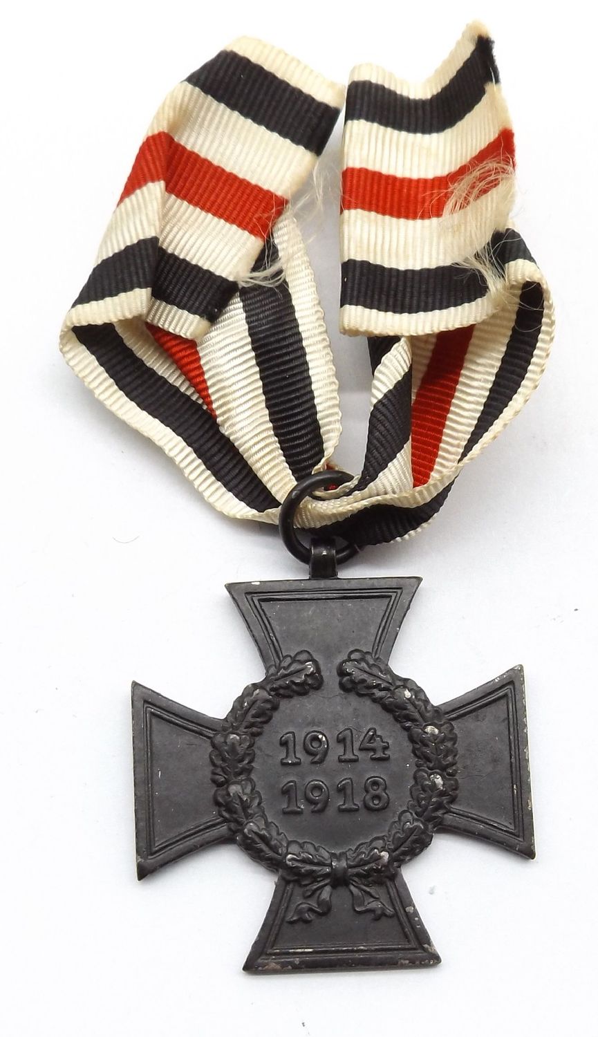 Ehrenkreuz für Hinterbliebende, Hersteller 48 R.V. Pforzheim, am Band.