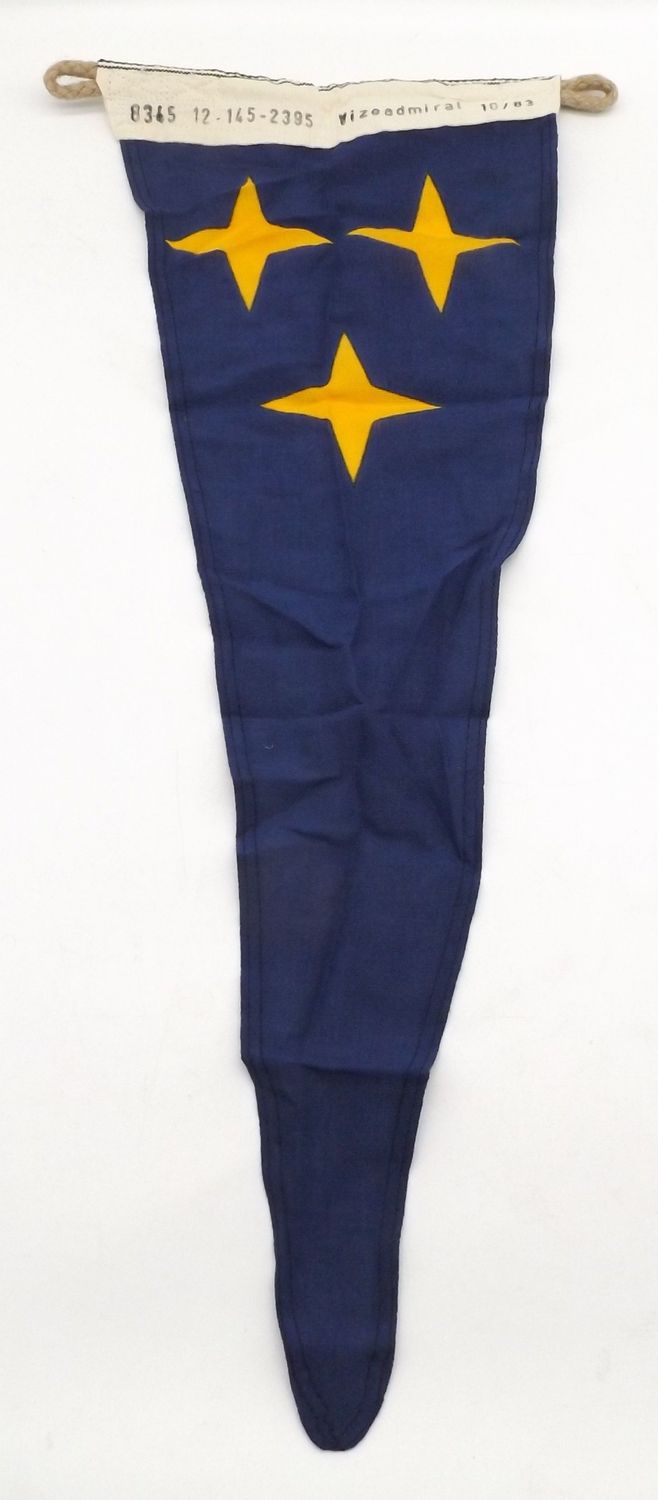 Bundeswehr / Marine: Wimpel / Stander für einen Vizeadmiral, Hersteller Bonner Fahnenfabrik GmbH, Größe ca. 65 x 25 cm.