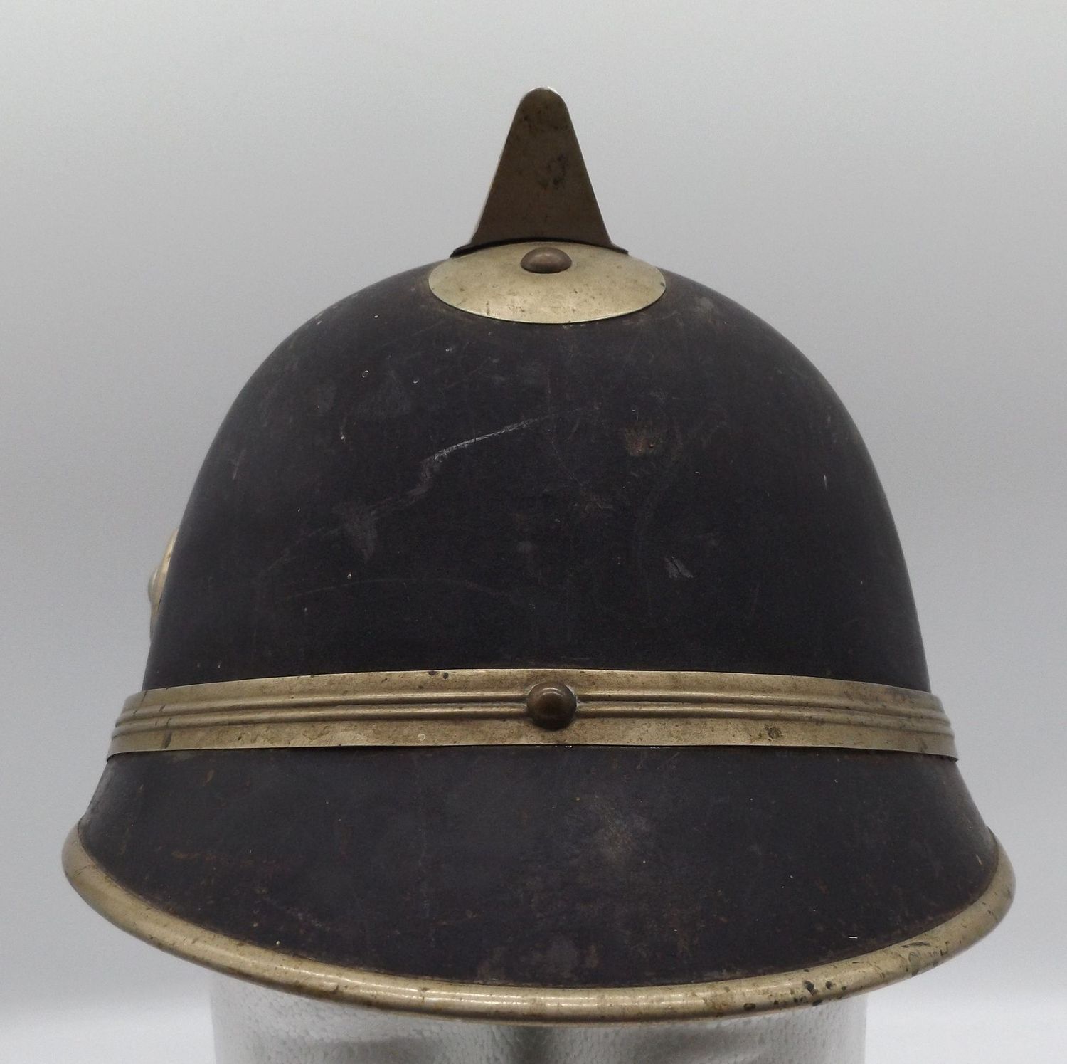 Österreich: K.u.K. Feuerwehr-Helm, um 1900, Lederglocke, Ziegelbrecher,  mit Innenfutter.