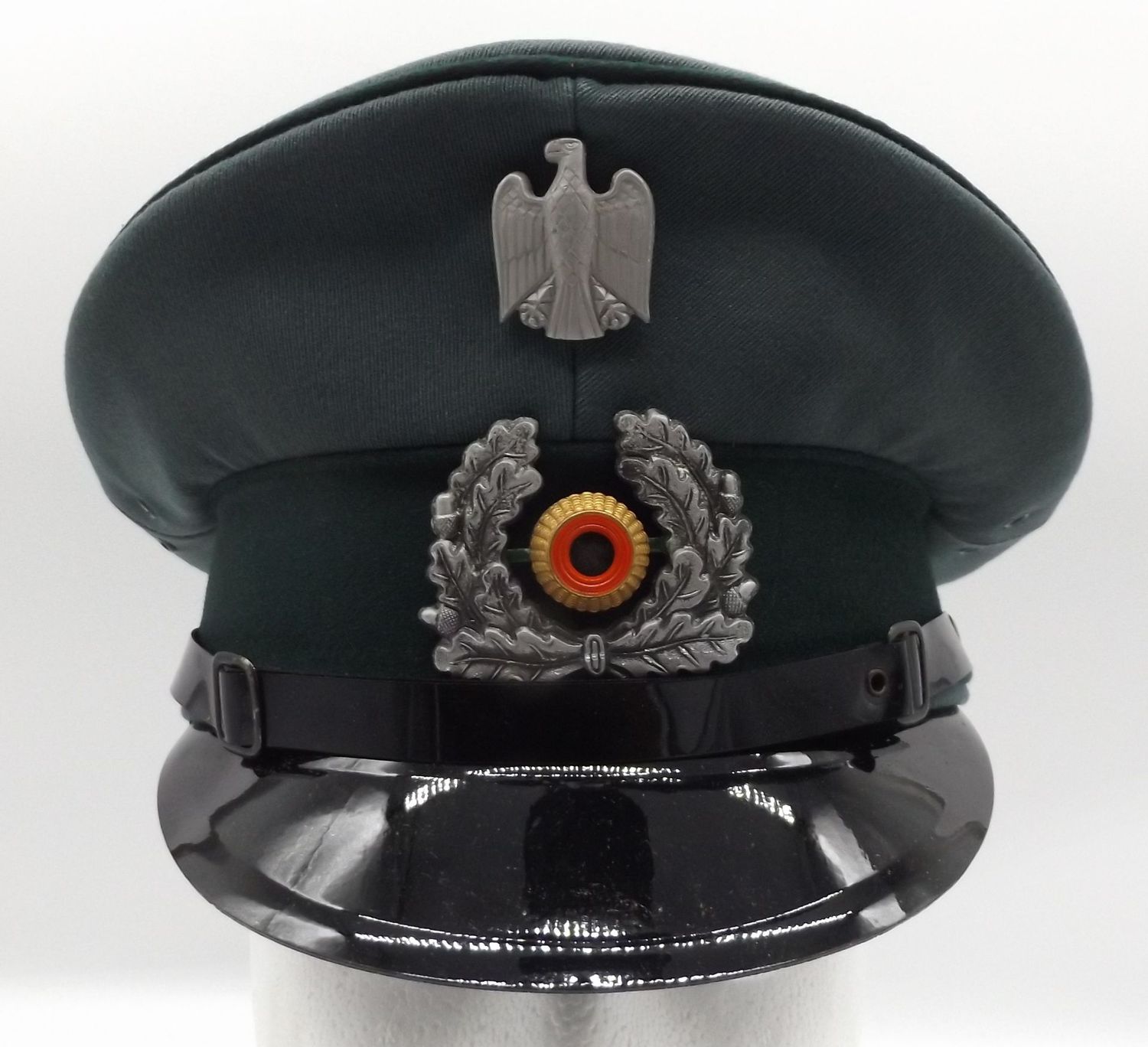 Bundesgrenzschutz (BGS): Schirmmütze für Unterführer und Mannschaften, Innenfutter mit Hersteller Alkero Albert Kempf KG, hergestellt 1963, Größe 55.