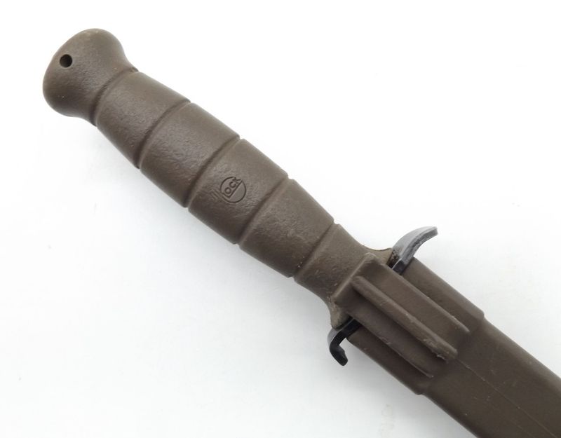 Österreich: Bundesheer Glock Feldmesser FM78, in Polymer-Sicherheitsscheide.