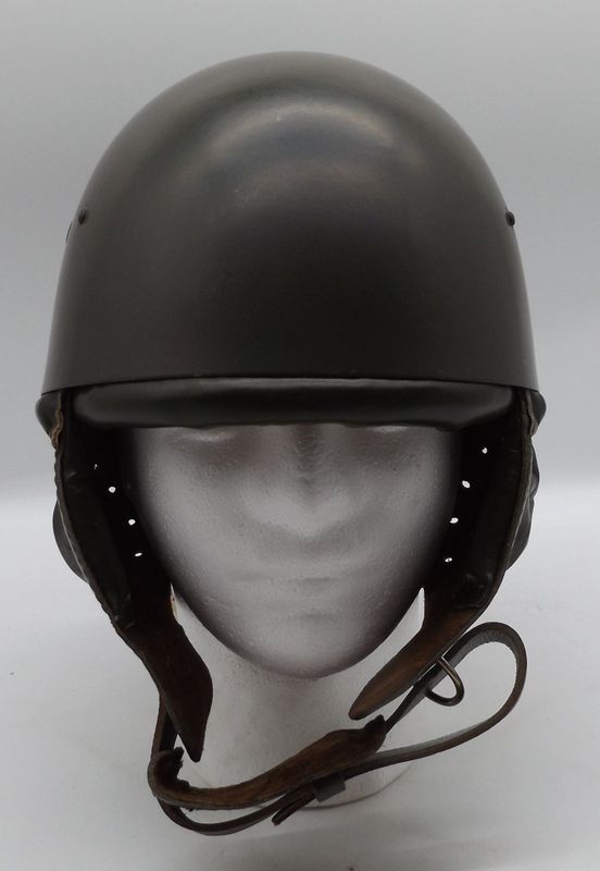DDR / NVA: Fallschirmjäger Stahlhelm, mit Tarnnetz, mit Hersteller von 1978, Größe 57.