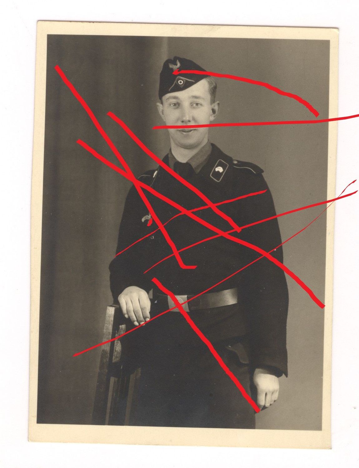 Wehrmacht: Portraitfoto Panzer Soldat, Größe ca. 119x86 mm, C63.